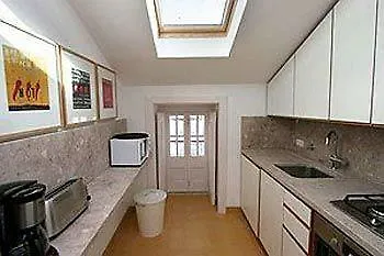 Apartment Freedom Serviced - Cais Do Sodre Lisbon