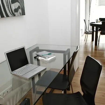Freedom Serviced - Cais Do Sodre * Lisbon