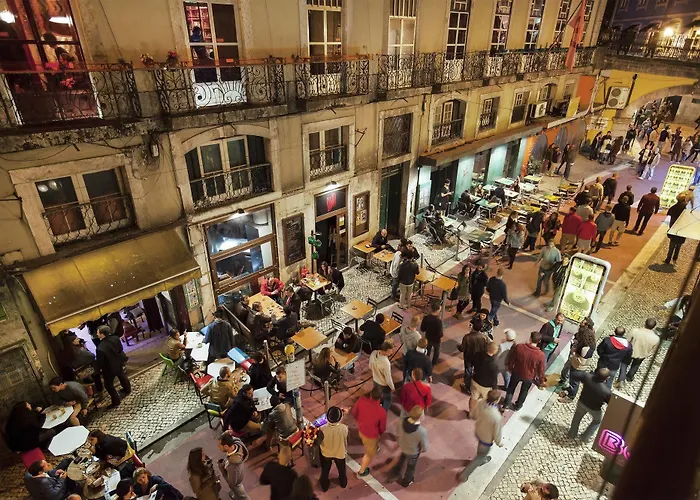 Freedom Serviced - Cais Do Sodre דירה