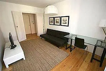 Freedom Serviced - Cais Do Sodre Lisboa