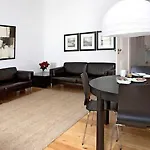 Freedom Serviced - Cais Do Sodre 아파트 *