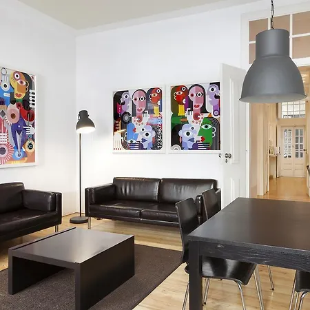 Freedom Serviced - Cais Do Sodre * Lisboa