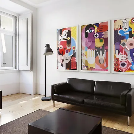 Freedom Serviced - Cais Do Sodre * Lisboa