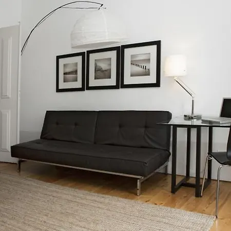 Freedom Serviced - Cais Do Sodre Lisboa